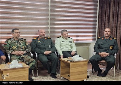 دیدار فرماندهان نیروهای مسلح با نماینده ولی‌‌فقیه در کردستان