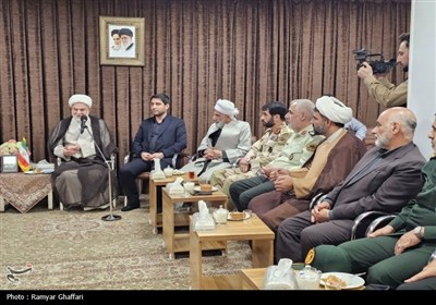 دیدار فرماندهان نیروهای مسلح با نماینده ولی‌‌فقیه در کردستان