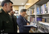 بازدید استاندار زنجان از موزه دفاع مقدس