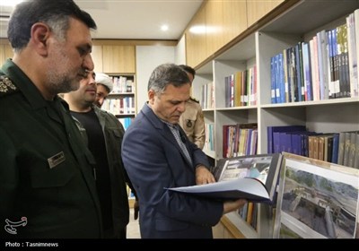 بازدید استاندار زنجان از موزه دفاع مقدس