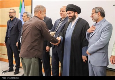 بزرگداشت هفته دفاع مقدس و تجلیل از خانواده شهدای مهندس