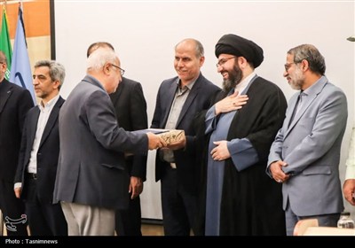 بزرگداشت هفته دفاع مقدس و تجلیل از خانواده شهدای مهندس