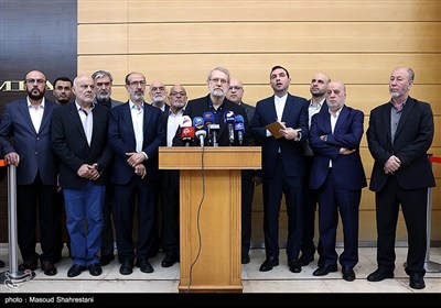 علی لاریجانی دبیر شورای عالی امنیت ملی در جمع خبرنگاران
