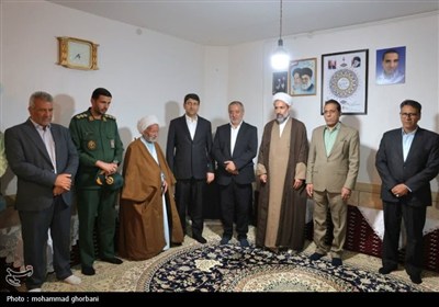 دیدار وزیر ارتباطات و فناوری اطلاعات با خانواده گرانقدر سرلشکر شهید کاظمی