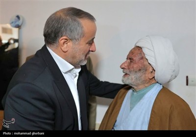 دیدار وزیر ارتباطات و فناوری اطلاعات با خانواده گرانقدر سرلشکر شهید کاظمی