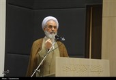 مقام تبلیغ و بیدارسازی جامعه از رسالت‌های حوزه‌های علمیه است
