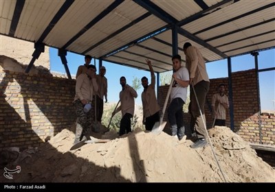 خدمت رسانی و محرومیت زدایی نخبگان فضای مجازی و رسانه بسیج اراک در روستاها