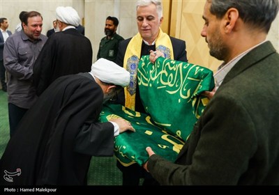 حضور خادمان حرم حضرت عبدالعظیم حسنی(ع) در صحن علنی مجلس