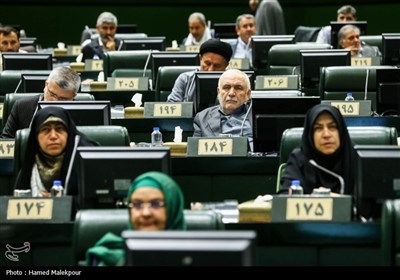 حضور خادمان حرم حضرت عبدالعظیم حسنی(ع) در صحن علنی مجلس