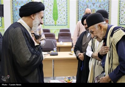 عصر شعر دفاع مقدس در بام ایران برگزار شد
