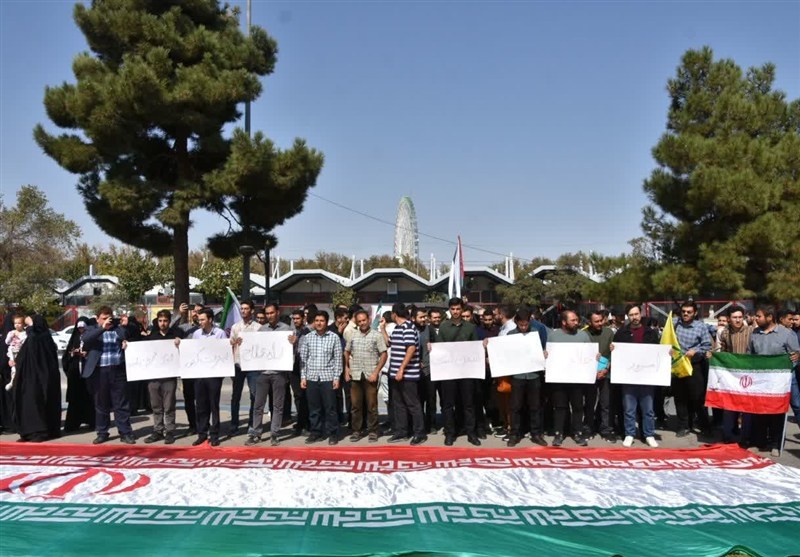 اجتماع دانشگاهیان مشهد در حمایت از مواضع ضدآمریکایی رئیس جمهور
