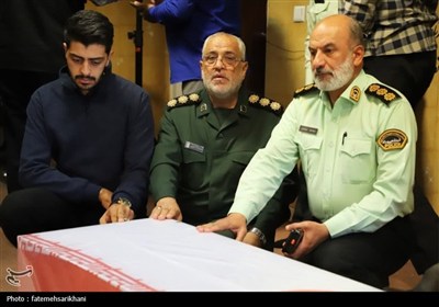 وداع باشکوه مردم استان مرکزی با شهدای امنیت