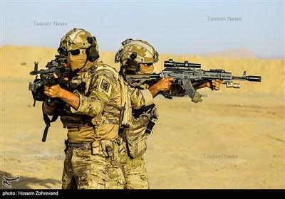 تمرینات تاکتیکی یگان ویژه فاتحین سپاه محمد رسول الله(ص) با استفاده از لباس‌ و تجهیزات جدید