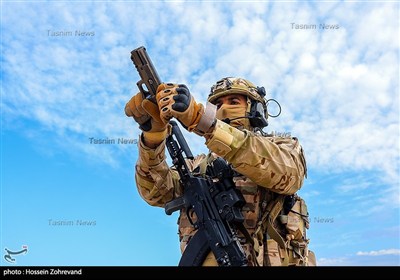 تمرینات تاکتیکی یگان ویژه فاتحین سپاه محمد رسول الله(ص) با استفاده از لباس‌ و تجهیزات جدید