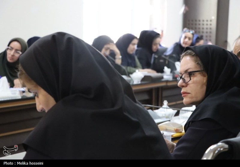 نشست خبری مدیرکل بهزیستی با اصحاب رسانه استان مرکزی- عکس صفح ...