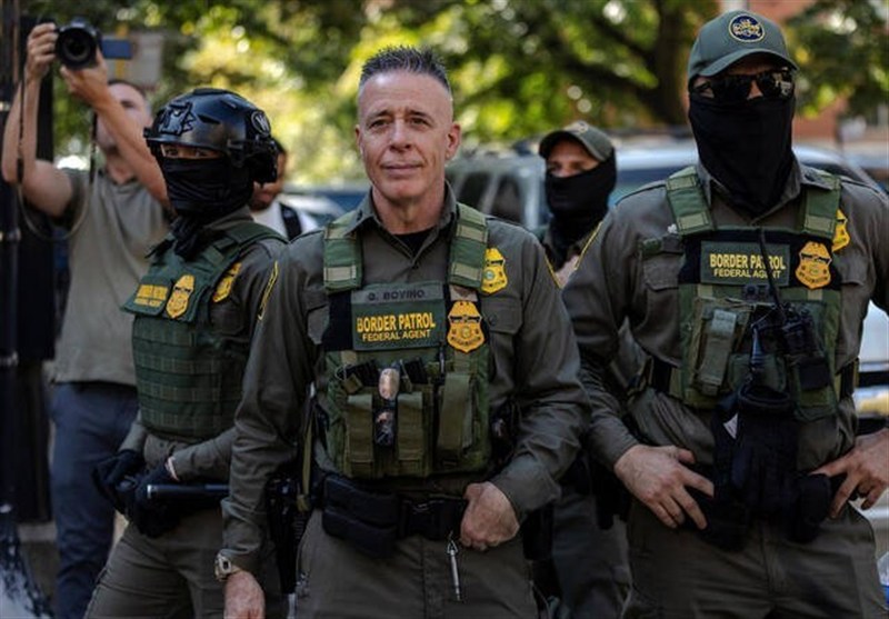 Illinois Governor Says Troops Could Be Deployed to Chicago As Immigration Agents Patrol Downtown