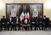 پزشکیان در دیدار تیم ملی کشتی‌: تسلیم شدن در وجود ما نیست