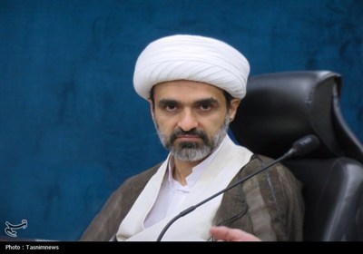 رونمایی از دو کتاب حوزوی در محیط‌های ورزشی
