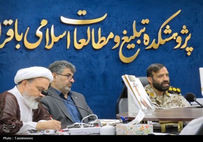 رونمایی از دو کتاب حوزوی در محیط‌های ورزشی