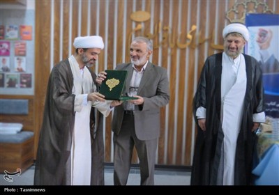 رونمایی از دو کتاب حوزوی در محیط‌های ورزشی