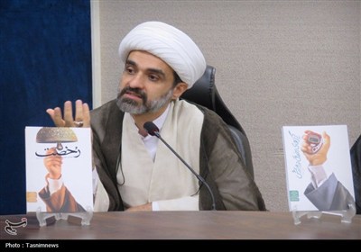 رونمایی از دو کتاب حوزوی در محیط‌های ورزشی