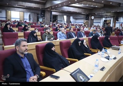یادواره شهدای جنگ تحمیلی 12 روزه در قم