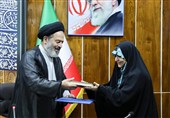 تقدیر سرپرست حجاج ایرانی از «سحر امامی» مجری شبکه خبر با تشرف به سرزمین وحی