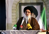 انتقاد امام‌جمعه کرج از حذف نام شهیدان &quot;سلیمانی و ‌رئیسی&quot; از کتب درسی