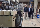 بازدید دادستان اردبیل از کارخانه نساجی برای رفع موانع تولید و حمایت از حقوق کارگران