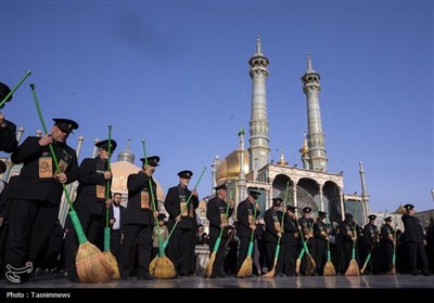 آیین جاروکشی حرم اخت الرضا(س)- عکس صفحه استان تسنیم