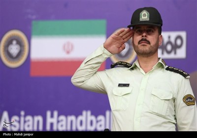 پیروزی تیم هندبال سپاهان مقابل نفت و گاز گچساران- عکس صفحه ا ...