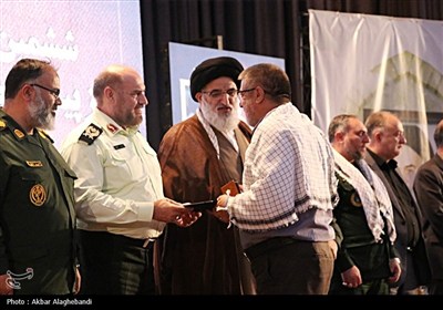 همایش تجلیل و تکریم پیشکسوتان جهاد و مقاومت در البرز