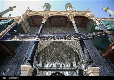 حرم حضرت فاطمه معصومه(س) سیاه‌پوش شد
