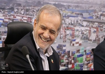 حضور رئیس‌جمهور در شورای برنامه‌ریزی و توسعه استان هرمزگان