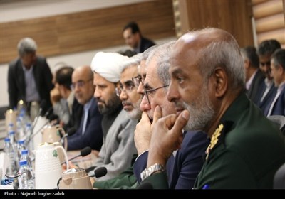 حضور رئیس‌جمهور در شورای برنامه‌ریزی و توسعه استان هرمزگان