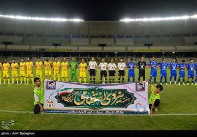 دیدار تیمهای فوتبال فجر شهید سپاسی و استقلال خوزستان