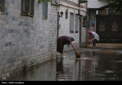 آب‌گرفتگی در بندر انزلی؛ 100 واحد مسکونی درگیر شدند