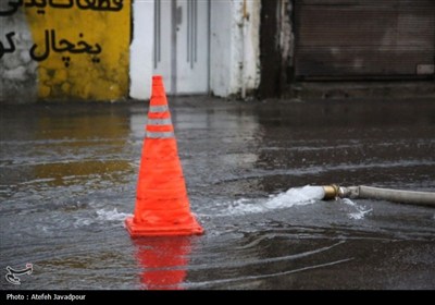 آب‌گرفتگی در بندر انزلی؛ 100 واحد مسکونی درگیر شدند