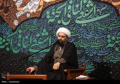 عزاداری جوانان در رثای حضرت معصومه(س) در حرم مطهر