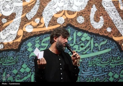 عزاداری جوانان در رثای حضرت معصومه(س) در حرم مطهر