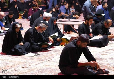 نجواهای نیمه‌شب زائران در حرم حضرت معصومه