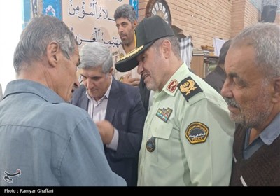 دیدار مردمی فرمانده انتظامی کردستان در مسجد جامع