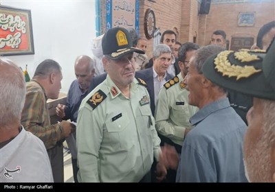 دیدار مردمی فرمانده انتظامی کردستان در مسجد جامع