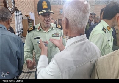 دیدار مردمی فرمانده انتظامی کردستان در مسجد جامع