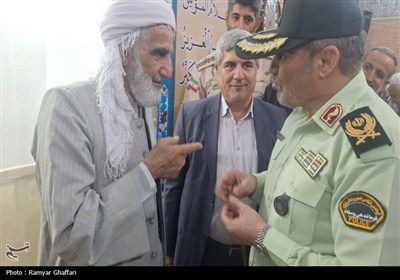 دیدار مردمی فرمانده انتظامی کردستان در مسجد جامع