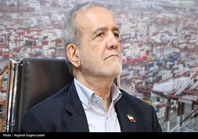 نشست رئیس‌جمهور با فرهیختگان و فعالان سیاسی، اجتماعی و فرهنگی استان هرمزگان
