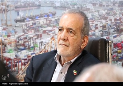 نشست رئیس‌جمهور با فرهیختگان و فعالان سیاسی، اجتماعی و فرهنگی استان هرمزگان