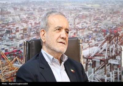 نشست رئیس‌جمهور با فرهیختگان و فعالان سیاسی، اجتماعی و فرهنگی استان هرمزگان
