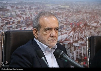 نشست رئیس‌جمهور با فعالان اقتصادی و سرمایه‌گذاران هرمزگانی