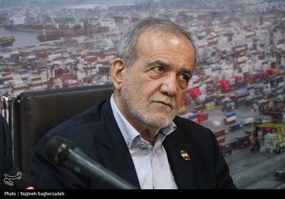 نشست رئیس‌جمهور با فعالان اقتصادی و سرمایه‌گذاران هرمزگانی